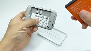 4G Mobiler WLAN Router, SIM-Karte Nicht Enthalten, Tragbarer 4G LTE Router für Zuhause & Reisen – Verbindet bis zu 10 Geräte, USB-Modem & Hotspot mit Slot für superschnelles Internet (300Mbps)