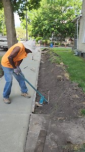 Pull concrete stakes with ease and save your back, concrete and time! 💪 The JackJaw 200 Concrete Stake Puller is designed to: ✔ Easily pull form stakes, “T” posts and string line stakes ✔ Pull stakes straight up out of the ground without bending them or breaking the fresh concrete 💪 A 50lb push generates a massive 1050lbs of gripping force 450lb upward breakout force on the stake ⭐ Satisfaction guaranteed or your money back! 🇺🇸 Proudly made in the USA 🇺🇸 Get 10% OFF today! ➡️ Use code FB10