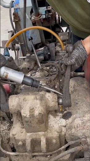 Removing a Stubborn Swingarm Pivot Shaft with an Air Chisel #tools #shortsfeed #hardwaretools