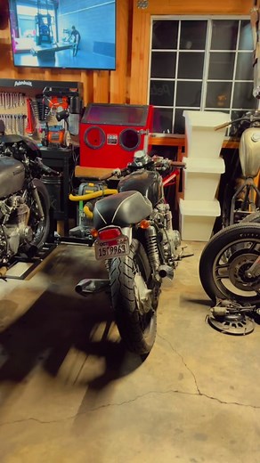 1978 CB550: Cafe Racer Seat #cb550 #honda #harleydavidson #caferacer #fyp #fypage #motorcycle