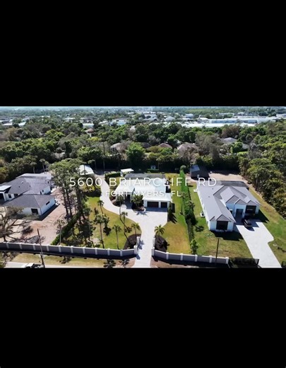 Luxury Custom Estate in Fort Myers with Pool & Spa
