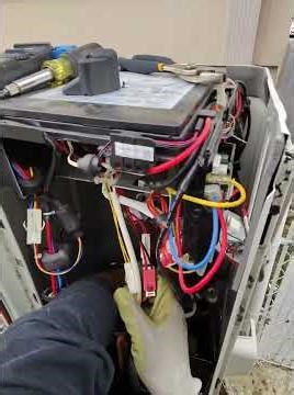 MOOVAIR central error code PC04 indicates a compressor ground fault🫣