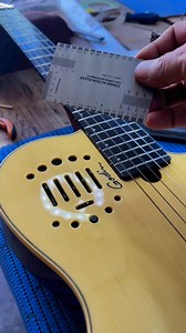 1.8K views · 91 reactions | Calibración guitarra Godin multiac nylon Godin Multiac guitar setup #luthier #laudero #godinmultiac #godinguitars # | Humberto Perez | Facebook