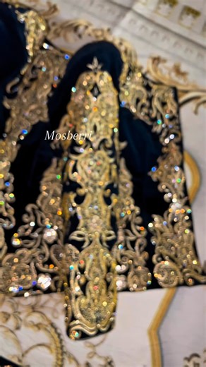 Le Bonheur de la mariée 👰 on Instagram: "Commande d’une clienteDisponible sur commande ( 36…..60 )Karakou chaara ❤️🌹♥️♥️🍓( velours allemand - chaara 7ora )Disponible w kayen sur commande ga3 les tailles ❤️Livraison disponible 🚚 58 wilaya Téléphone ☎️ : 0660654009#c#capcutk#karakouk#karakou_algérien_algerienne #karakoumoderne"