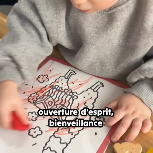 Les enfants découvrent le monde en s'amusant avec le magazine ludique et éducatif des Mini Mondes 🌏 Tous les mois, ils reçoivent une nouvelle destination dans la boîte aux lettres et découvrent le monde à travers des histoires, des gommettes, de l'audio, des recettes et plein d'activités créatives à réaliser en famille 😍 ⭐️ Un magazine noté 4,7/5 par les familles ! | Les Mini Mondes