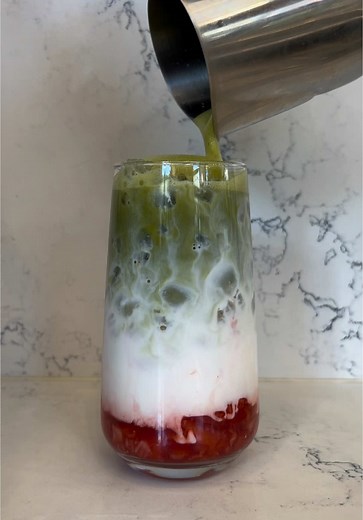 Calling all matcha lovers🍵🤍 We’ve got 4 delicious matcha drinks for you to try because one just isn’t enough! Iced matcha latte, strawberry matcha, matcha cloud and matcha frappe🧚 #fyp #matcha #matchacafe #strawberrymatcha #matchacloud #matchafrappe #latte #sydneycafe