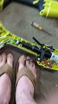 Ryobi 18v string trimmer head keeps spinning off, spinning backwards fix.
