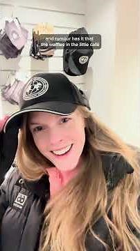 Iceland’s full of surprises and these spots definitely stand out! 🍆🔮🎤 #iceland