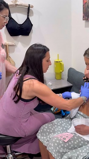 Beyond Birth Lactation Services on Instagram: "Hand expression 🤌🏽👌🏽 #reels #love #lactation #family #mama #breastfeeding #viral #parent #milk #boobs #boobies #durhamnc #durham"