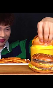 72K views · 2.7K reactions | McDonald's Cheese Burger 燎Stick Apple Pie Mukbang~!! #mukbang #fyp #mukbangbonggil #asmr #bonggil #bonggil_asmr #eating #delicious #asmrfood #yummy #eatingshow #foodtiktok #foryou #foodchallenge #food #fypシ゚viral | BongGil ASMR reels | Facebook