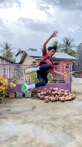 1.3K views · 10K reactions | Tutorial Roll Spike ala Gue semoga bermanfaat ☺️ #tutorialrollspike #sepaktakraw | Muhammad Ridwan | Facebook
