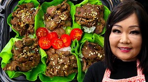 YouTube cooking sensation Maangchi shares the perfect recipe for a lunchbox: beef bulgogi lettuce wraps. Check out the recipe here: https://vice.video/2QQNNiO | How-To