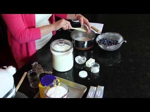 Blueberry Dessert With a Pecan Crust & Cream Cheese Filling : Baking & Cooking Tips