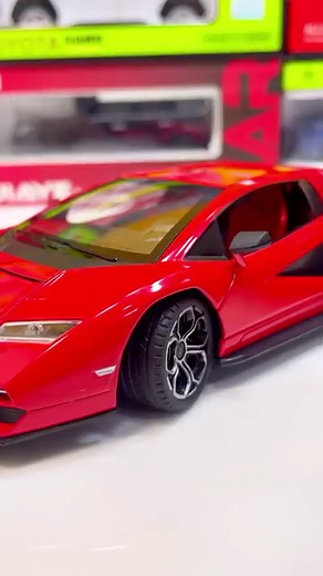 1:24 Diecast Lamborghini Countach | Toy Company