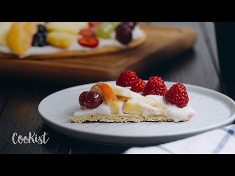 Fruit pizza: a simple, easy and tasty dessert!