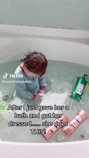 Toddler's Hilarious Bath Time Shenanigans