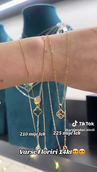 ✨ Varëse Floriri 14kt ✨ Një aksesor elegant dhe i përjetshëm që nuk del kurrë nga moda. E punuar në florir të pastër 14kt, kjo varëse i shton çdo veshjeje finesë dhe shkëlqim natyral. 💛 Material: Floriri 14kt ✨ Dizajn modern & klasik njëkohësisht 🌟 E përshtatshme për çdo ditë dhe raste speciale 🎁 Dhuratë perfekte për një person të veçantë Zgjidh bukurinë e floririt që flet vetë ✨ #floriri14kt #varselflori #aksesorëluksozë #argjendariklodi
