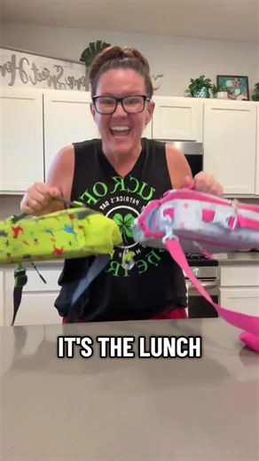 Lunch box reveal!! #lunchbox #lunchboxideas #breezybaking #lunchboxreveal #catastrophejuice #breezylunchboxtime