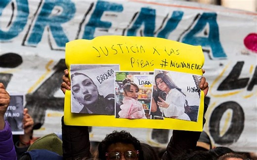 Proteste in Argentina per la morte di tre ragazze, torturate e uccise in diretta social