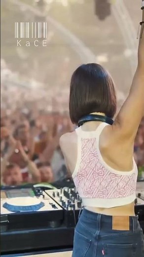 MISS MONIQUE IN BARCELONA 💚