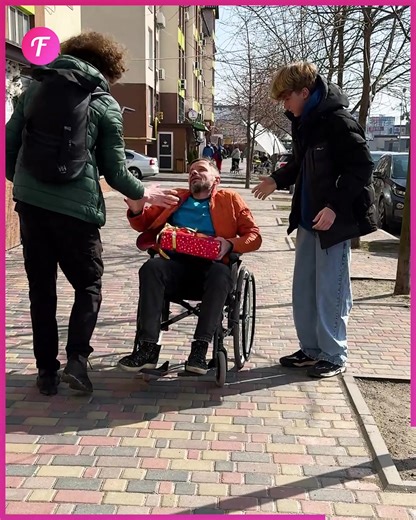 866K views · 2.9K reactions | Une expérience sociale teste la gentillesse. | Femme Heureuse | Facebook