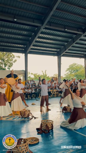 Buwan ng Wika 2025: Pagpupugay sa galing at talino ng ating mga estudyante sa SHS! Mula sa tula, sanaysay, kuwento, pagguhit, hanggang sa awit at talumpati. Ipinakita nila ang kanilang husay at pagmamahal sa wikang Filipino. Pagbabati sa lahat ng nagwagi at lumahok! Tunay na ang wika ay susi sa pagkakaisa. #FidesCaritadLibertas | Holy Cross Colleges, Inc.