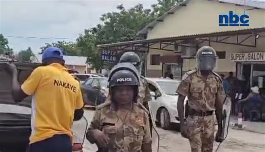 Standoff between demonstrators led by the Namibia Economic Freedom Fighters (NEFF) and the police force at Rani Group in Oshakati. The protestors want to shut down the shop due to the suspension of about 50 employees after they participated in a strike. Ndapanda Shuuya #NBCNews #nbcDSTV282 #nbcdigitalnews #nbcGOtv20 #nbcplus | NBC Digital News