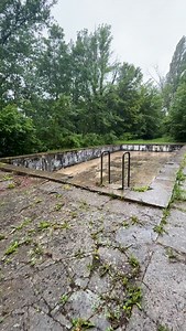HITLER’S SWIMMING POOL! If there was ever a bunker site which highlighted Germany’s waste of valuable resources, then the Wolfsschlucht II, around Margival in northern France, was it. Created to be one of Hitler’s Fuhrer Headquarters and a command base for his generals, this site features one of the largest numbers of concrete structures constructed in one area of occupied France. From September 1942 to 1944 around 22,000 workers constructed over 800 buildings here, including over 150 defensive 