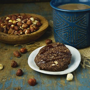 Love the taste of hazelnuts and chocolate together? These low-carb Chocolate Hazelnut Shortbread Cookies are an easy way to satisfy that craving and still stay on-plan. https://simplysohealthy.com/low-carb-chocolate-hazelnut-shortbread-cookies/ | Simply So Healthy