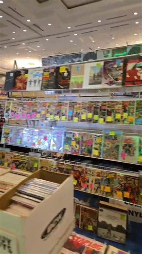 Open at 10am! We are here until 5pm. Get to Oneida Casino Hotel Convention Complex in Green Bay. | Quad Con Comic & Toy Show / Cool Stuff