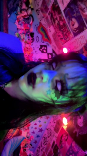 Alien makeup!!💚 #alien #alienmakeup #makeup #greenmakeuplook #sunsetmakeup