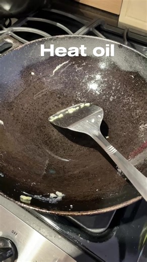 Chinese style fry rice. #homecooking #cookingathome #heartyfood #whatsfordinner #healthycooking #healtyeating #dinnerideas #ricerecipe #fryrice #easyrecipe #quickrecipes #quickdinnerrecipes #quickdinner