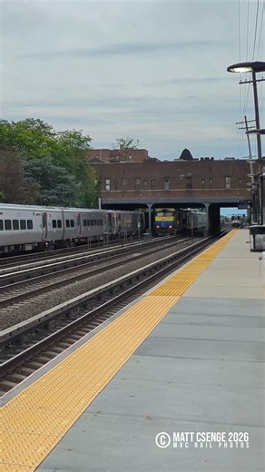 Four tracks, four trains! Long Island Rail Road (LIRR) M7, M9, and DM30AC/C3 at Kew Gardens Station!