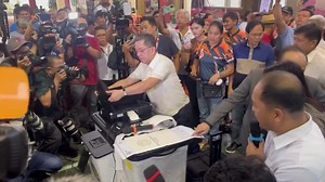 10K views · 61 reactions | WATCH: Comelec officials show to voters the features of the new automated counting machine | Jelo Mantaring, newswatchplus.ph | NewsWatch Plus Philippines | Facebook
