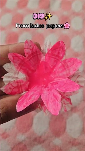 “Har ghar me ladoo ke paper waste ho jate hai. #wastesegregation #diycrafts #diyflowers #craft