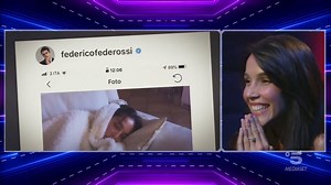 "Mi manchi anche tu, piccolo baco da seta"... La conferma che Paola cercava: il suo Fede la vede forte, la aspetta fuori dalla Casa, è fermamente orgoglioso di lei. #GFVIP | Grande Fratello