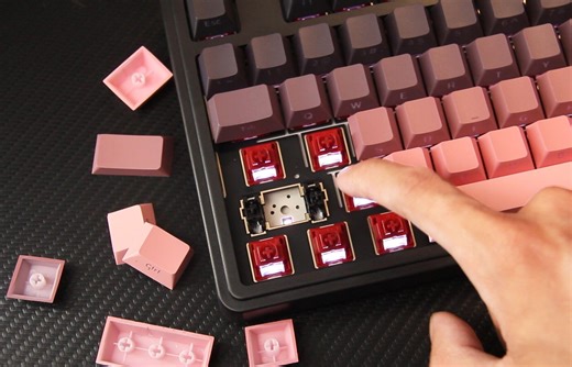 199元无线三模GASKET热插拔98机械键盘！中配即拉满，屏幕旋钮 8000mAh FR4沉金定，黑爵AK980