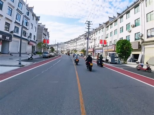 大家觉得D证和E证哪个简单点？你们的摩托车驾照考的什么证？花了多少钱？