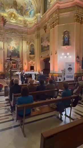 Singing Pie Jesu - one of my all time favourites - last Friday at Sacred Space Living Arts concert in Gozo. Accompanied by the wonderful @angelatirchett on piano, and the beautiful backdrop of St Anthony of Padova church in Għajnsielem Gozo. Special thanks to: @kunsillregjonalighawdex Pro Stage sound #piejesu #worshipsongs #churchmalta #andrewlloydwebber #vocals | Pamela