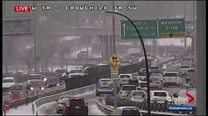 City of Calgary working to keep roads clear after snowfall