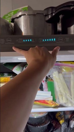 Samsung dual freezer and fridge from bestbuy. I had a power outage. This is how to reset it.