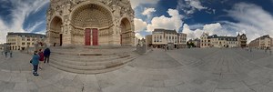 place et la Cathedrale Notre-Dame d'Amiens 360 Panorama | 360Cities