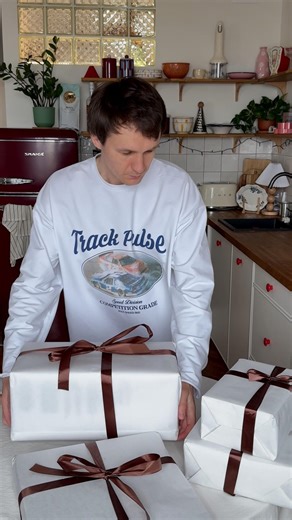 Упаковываем подарки для жены🎁 ссылки в тг: lykof.andrei