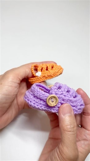 Croc Shoe Keychain, Crochet #crochet #amigurumi #crochetshoes #crochetideas #crochetart #crochetlove