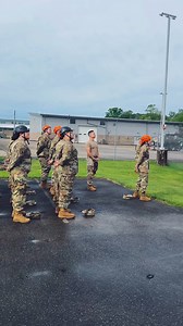Rappel tower with Wayne County High School JROTC & Army Instructor, 1SG George Snyder. 💪 •� Interested in joining? 🔗 Click the link in our bio to get started #kynationalguard #military #rappelling #JROTC #haveagreatguardday | Kentucky National Guard Recruiting and Retention