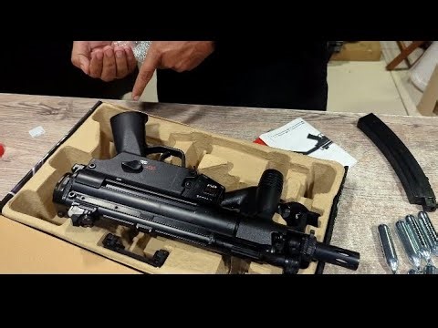 airsoft BB gun version of the Heckler & Koch (H&K) MP5K.