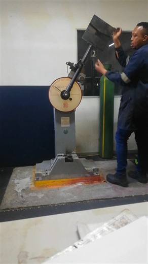 CHARPY IMPACT TEST AT ROOM TEMPERATURE USING MOUTON PENDULE (FLEXION TOUGHNESS BAR TEST)