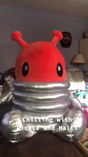 Tommy and Mallory hanging with bobo!!