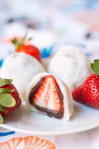 Strawberry Mochi (Ichigo Daifuku) いちご 大福: A Classic Japanese Dessert