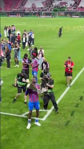 Mateta Dances With the Trophy 🏆 Crystal Palace Champions